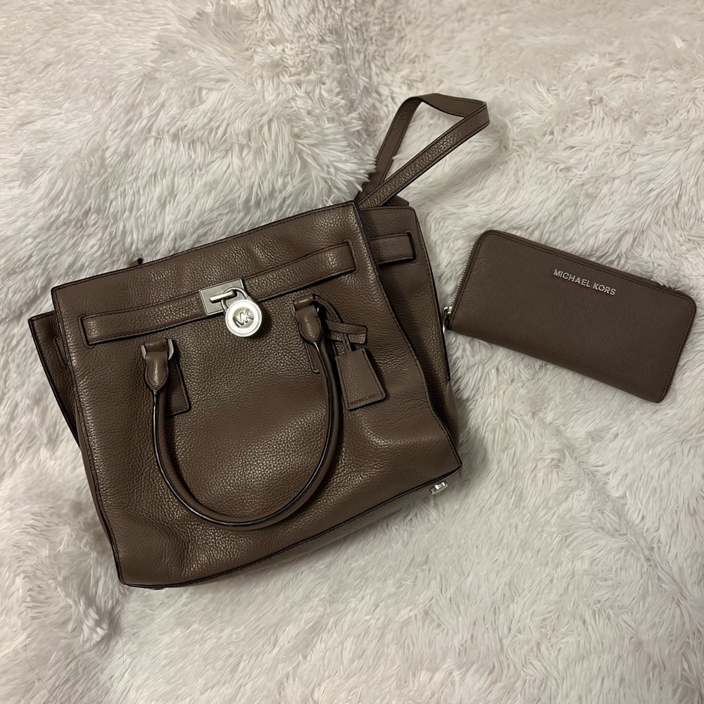 Almost brand new MK bag and wallet combo